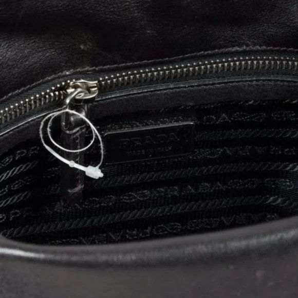 Prada Black Vitello Easy Pushlock Bag - Picture 12 of 12